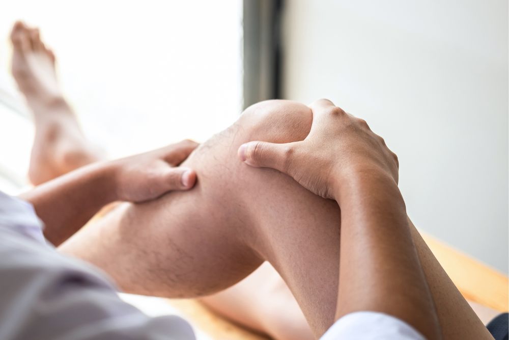chiropractic care help chronic knee pain without surgery